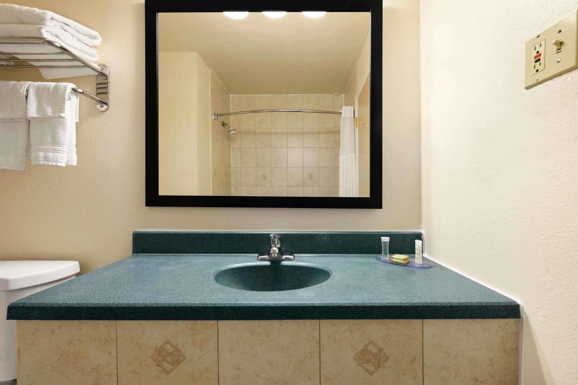 Fairbridge Inn Express Buffalo Airport Williamsville Εξωτερικό φωτογραφία